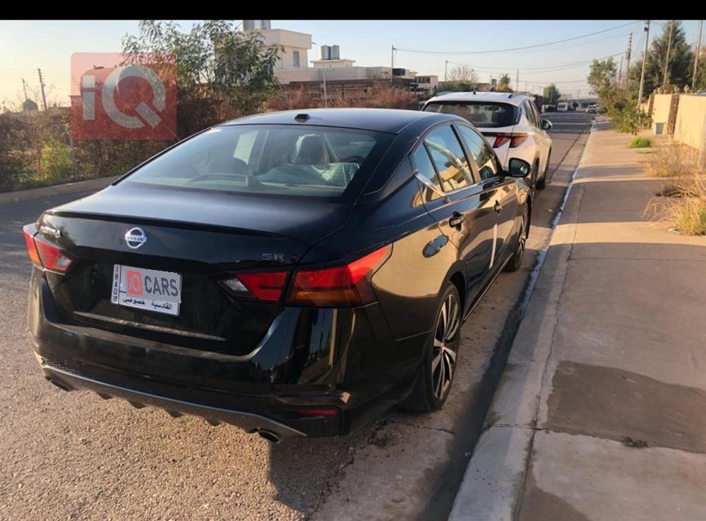 نيسان ألتيما